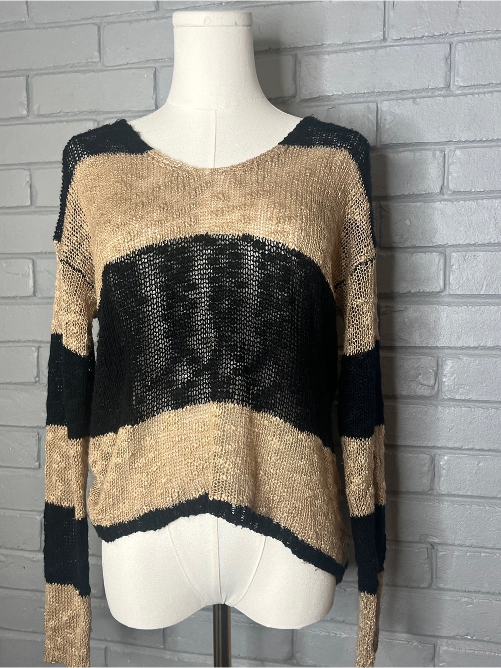 Charming Charlie Black and Tan Striped Scoop Neck Hi-Lo Sweater Size Medium